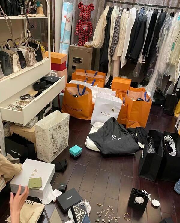 德宏回收顶奢鞋服